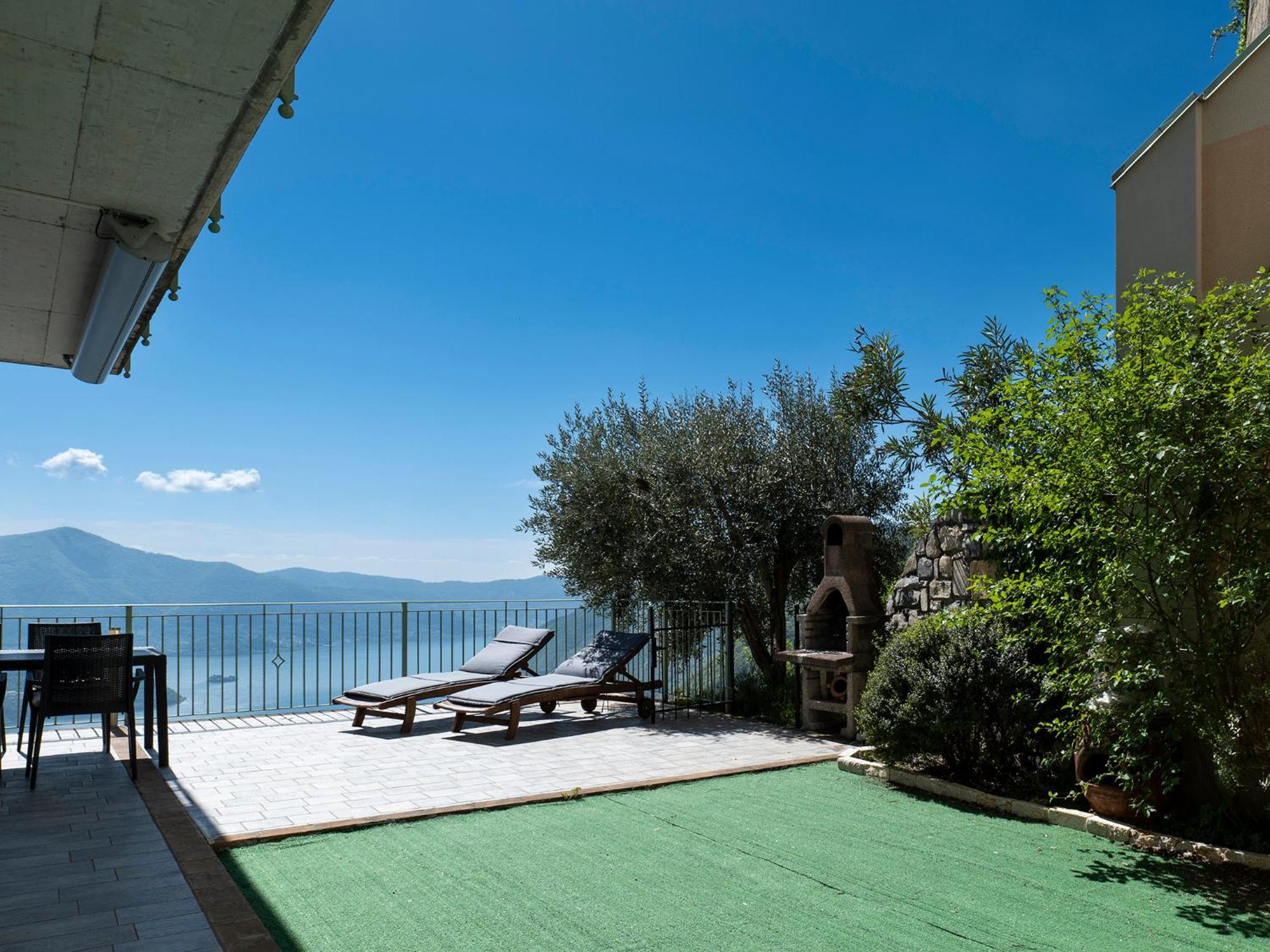 Mantegna - Garden With Lake View And Swimming Pool Parzanica 外观 照片
