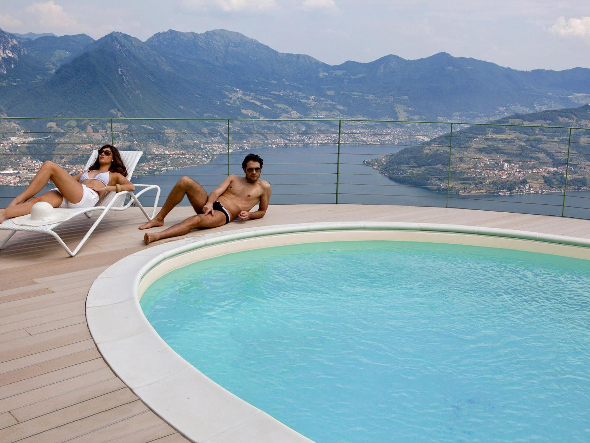 Mantegna - Garden With Lake View And Swimming Pool Parzanica 外观 照片